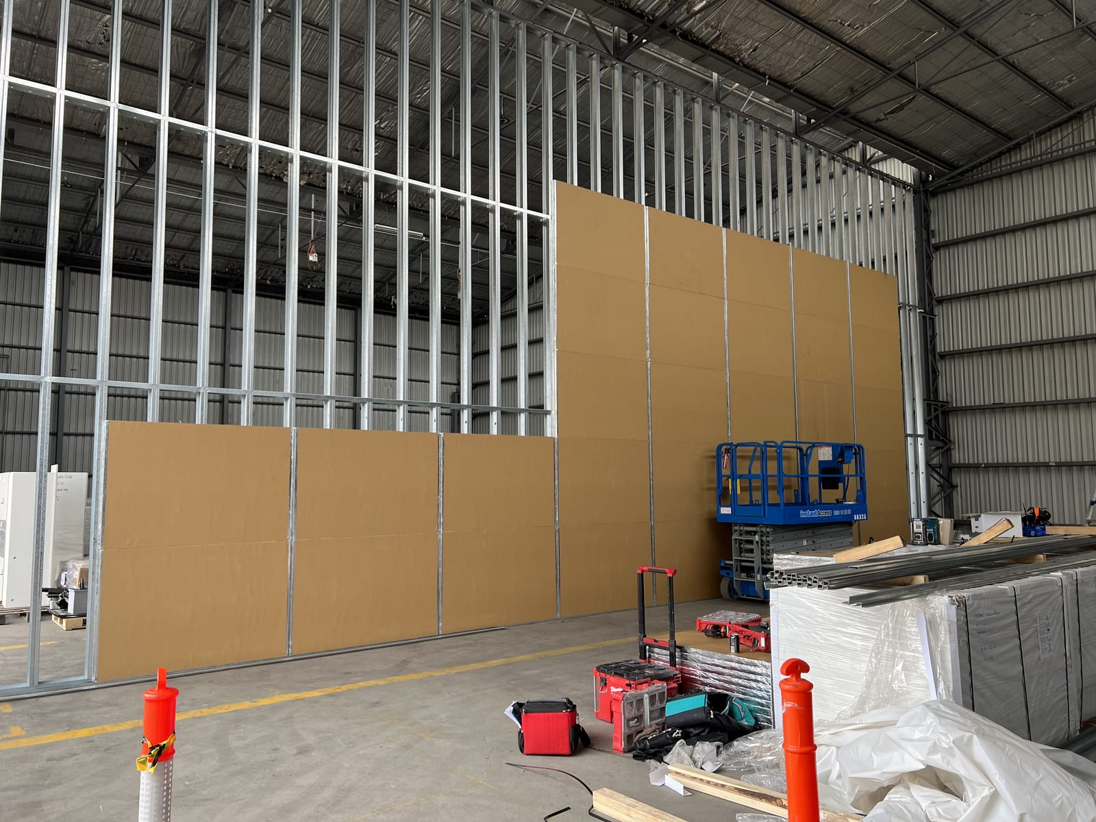 Factory dividing partition — commercial framing